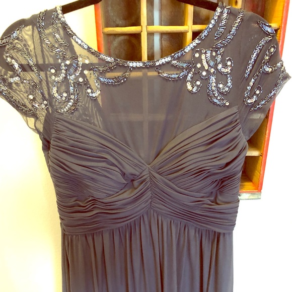 Floor length gown stunner - Picture 2 of 8